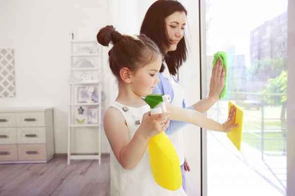 5 Mom Cleaning Hacks That Make Life Easier