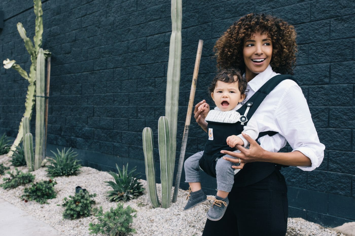 Is Carrying Your Baby Front-Facing Safe?