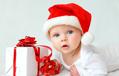 Fun Ideas To Celebrate Your Baby's First Christmas